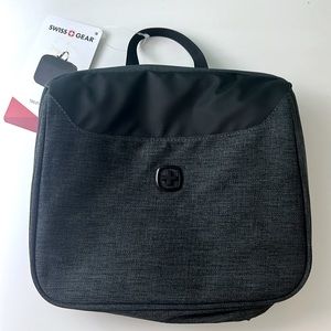 SwissGear Toiletry Tech Kit. NWT